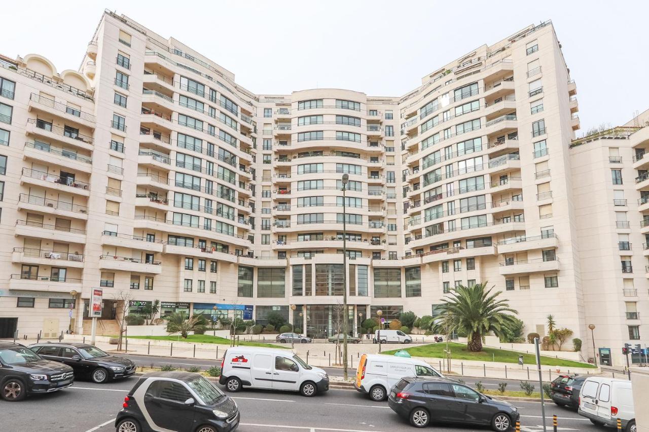 Vita Portucale ! Modern Apartment With Garage Lisbon Luaran gambar